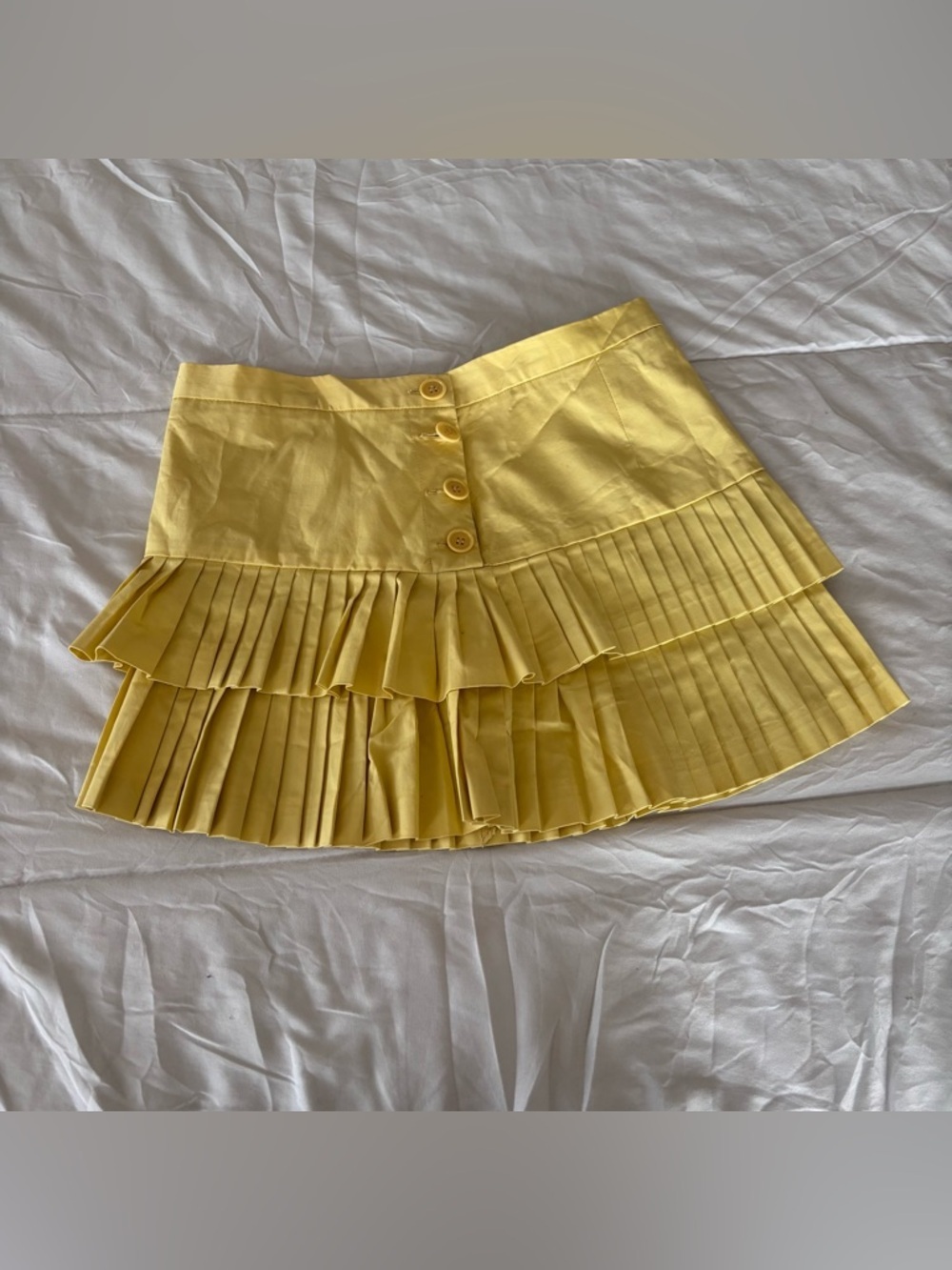 Y2K BCBG Mini Skirt yellow size 2